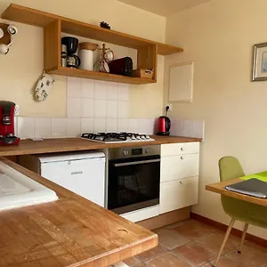 Maisonnette à : La Jaune Étables